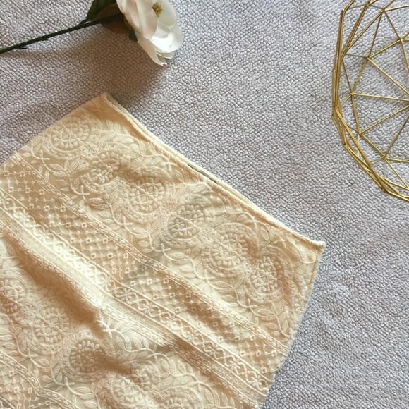 H&M Dresses & Skirts - H&M Cream Lace Mini Skirt